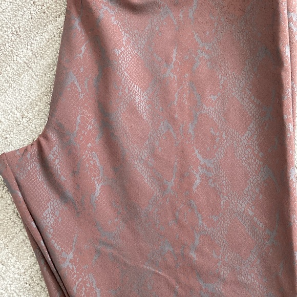 Simply Vera Vera Wang Snake Print Leggings - Picture 5 of 8